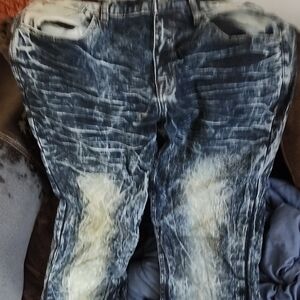 Men's Distressed Washed Blue Jeans
